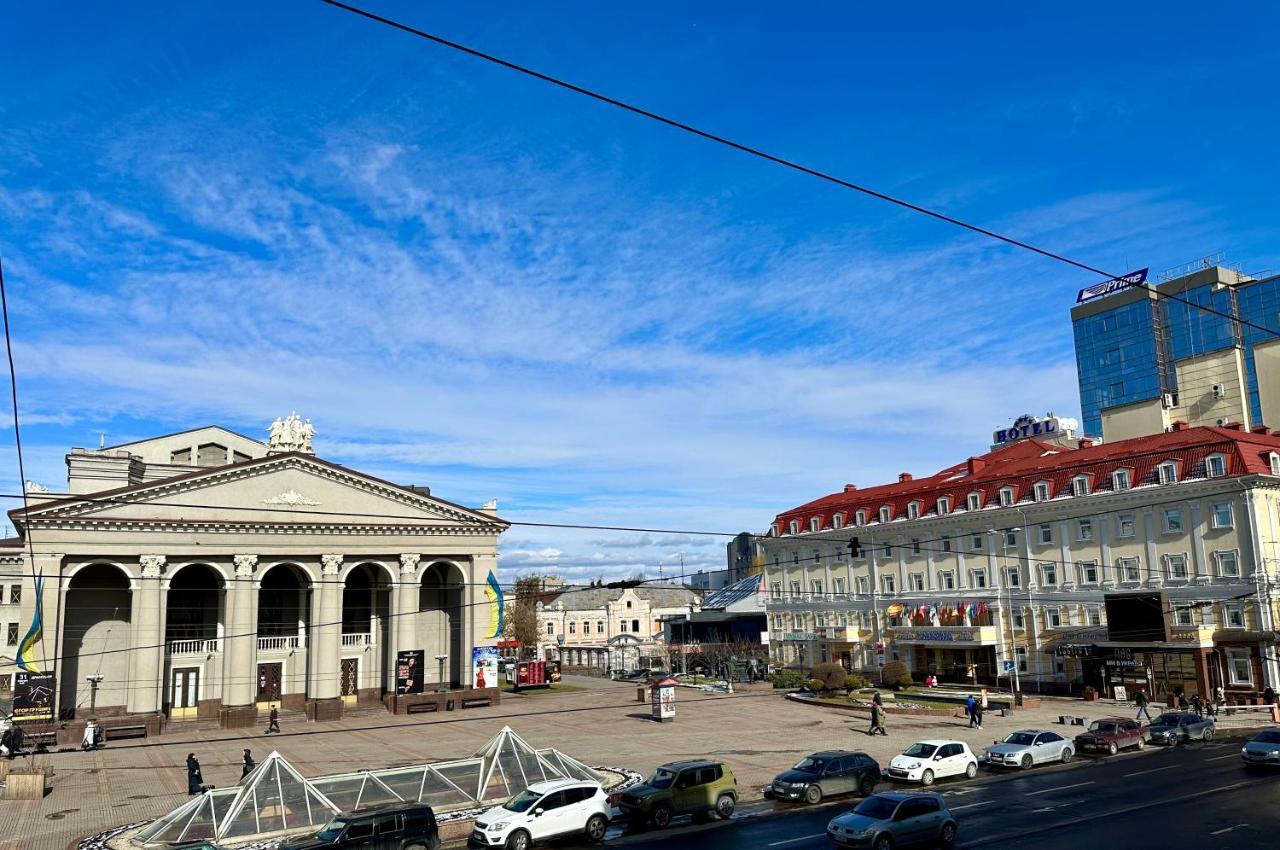 Lux Apartments In The City Center With A Coffee Machine, View Of A Theater, Near Zlata Plaza Rivne Exteriör bild