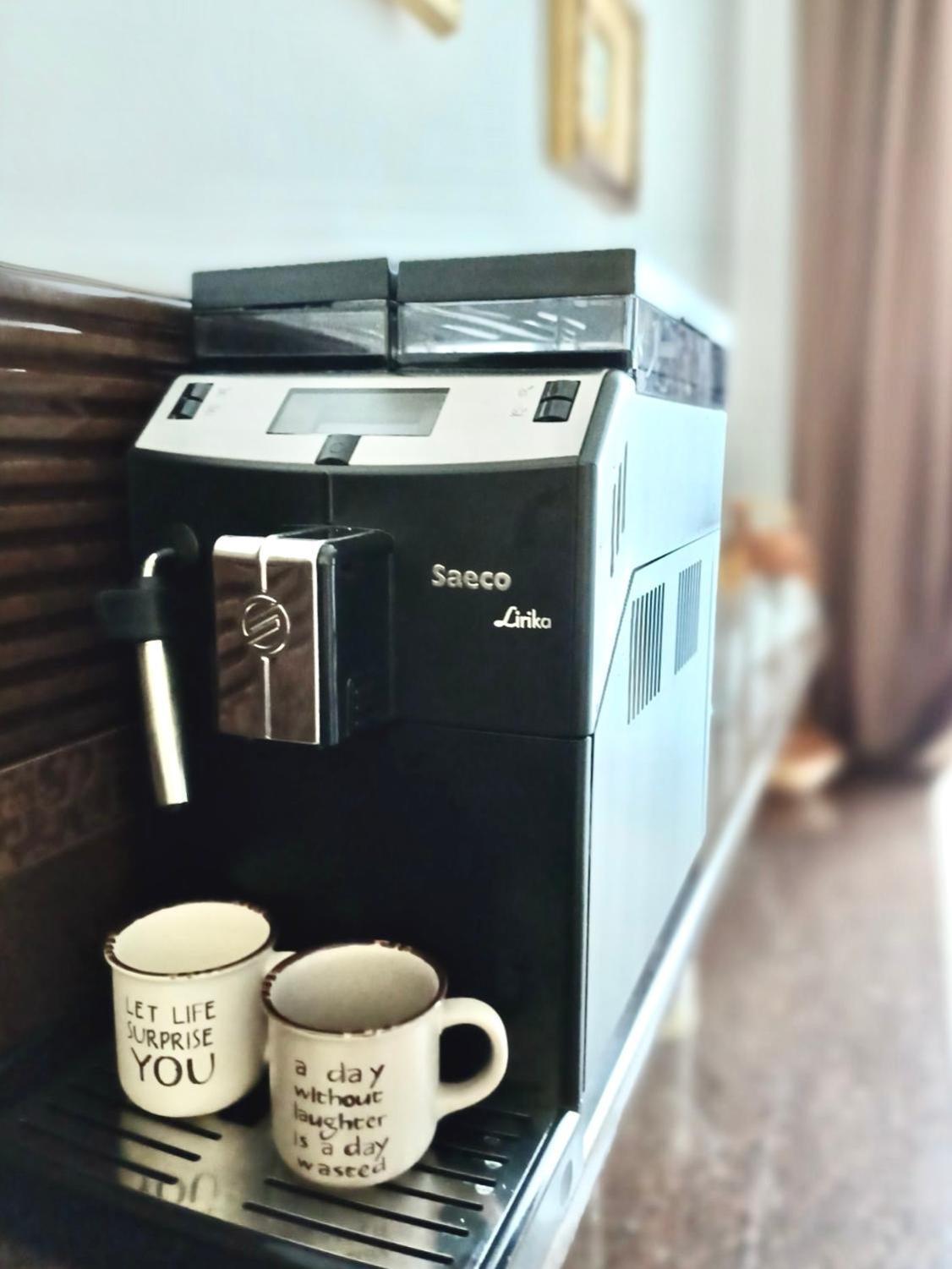 Lux Apartments In The City Center With A Coffee Machine, View Of A Theater, Near Zlata Plaza Rivne Exteriör bild